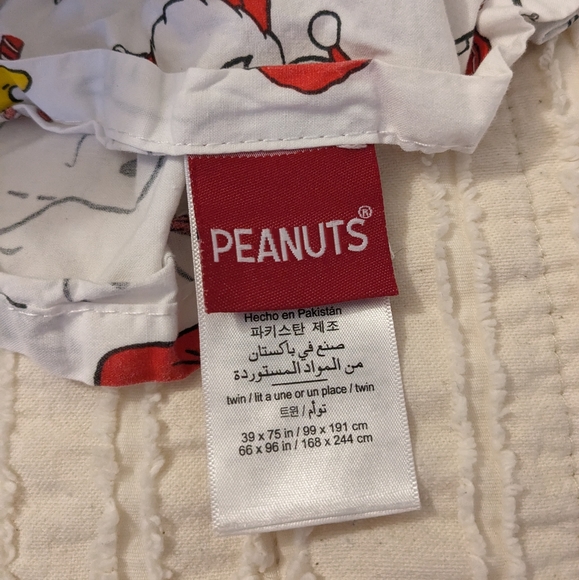 Pottery Barn Kids Peanuts Christmas Organic Sheet Set Twin - Picture 7 of 8
